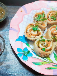 सूजी स्विस रोल (Suji Swiss Roll recipe in Hindi) रेसिपी मुख्य फोटो