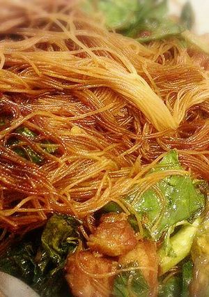 รูปของ เส้นหมี่คลุกซีอิ้วดำหวาน