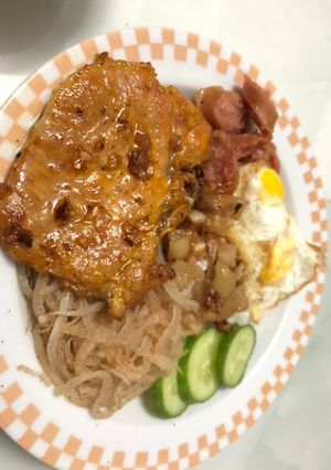 Hình của món Cơm tấm sườn bì.