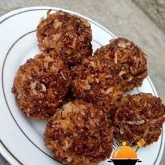 A picture of Coconut balls(kwakumeti).