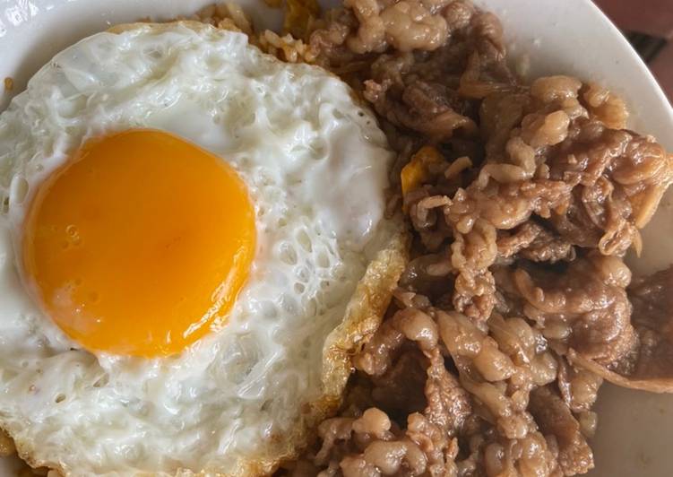 Cara Gampang Membuat Fried rice beef teriyaki Anti Gagal