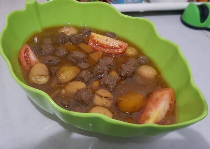 Semur Bola Daging dan Telur Puyuh