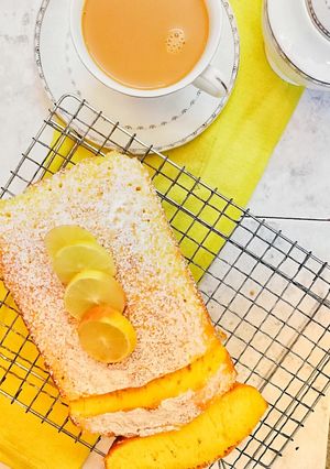 A picture of Lemon tea cake.