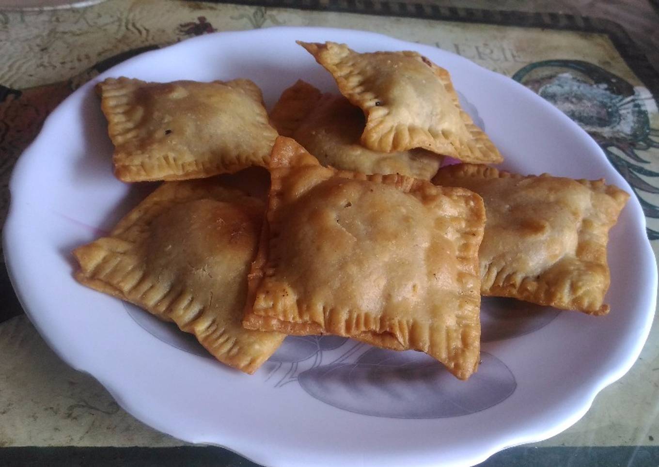 Veggie pizza puff