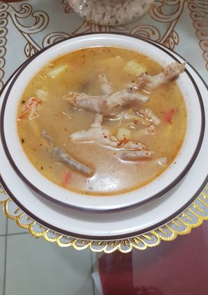 Una foto de Sopa de Patas de pollo