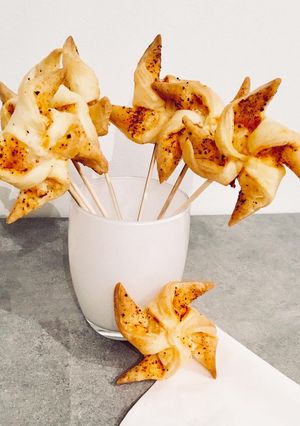 Une photo de Moulins feuilletés chèvre et piment d’Espelette