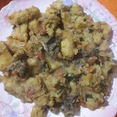 A picture of Matoke,Irish Potatoes, Veges and Matumbo combo.