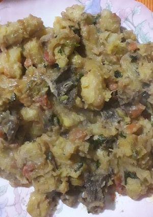 A picture of Matoke,Irish Potatoes, Veges and Matumbo combo.