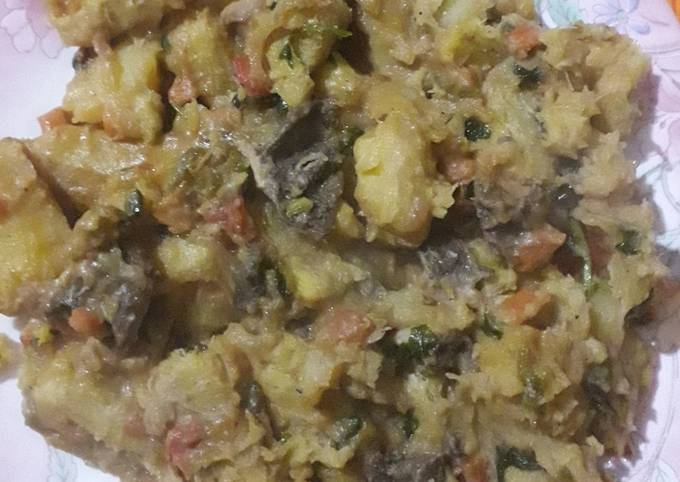 Simple Way to Prepare Thomas Keller Matoke,Irish Potatoes, Veges and Matumbo combo