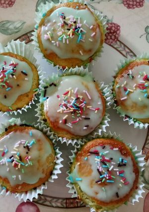 A picture of Pea and garden mint mini cupcakes.