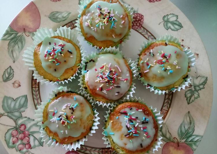 Pea and garden mint mini cupcakes