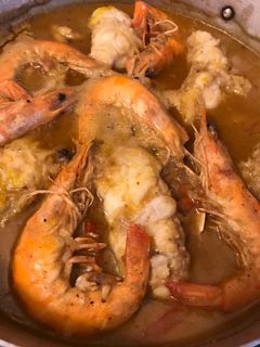 Una foto de Cazuela de rape con gambones y langostinos 🦐 / Suquet de rap