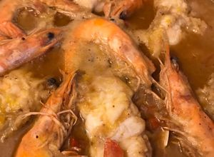 Foto principal de Cazuela de rape con gambones y langostinos 🦐 / Suquet de rap