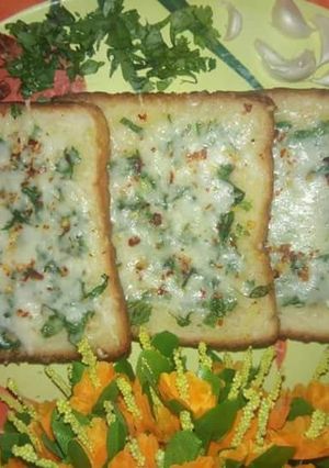 A picture of Garlic chesse toast.