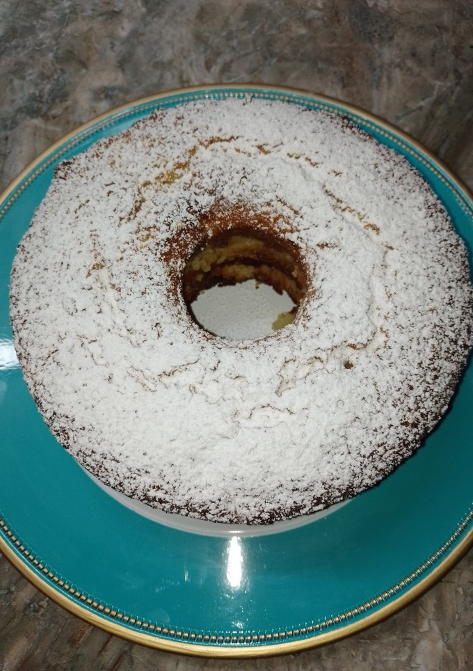 Una foto de Torta de manzana 🍎y limón 🍋 en licuadora esponjosa y húmeda 😋