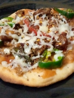 চিকেন পিজ্জা (Chicken Pizza Recipe in Bengali) রেসিপির প্রধান ছবি