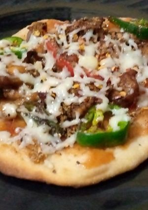 চিকেন পিজ্জা (Chicken Pizza Recipe in Bengali) রেসিপির প্রধান ছবি