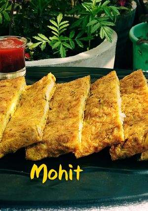 A picture of Omlete with slice.