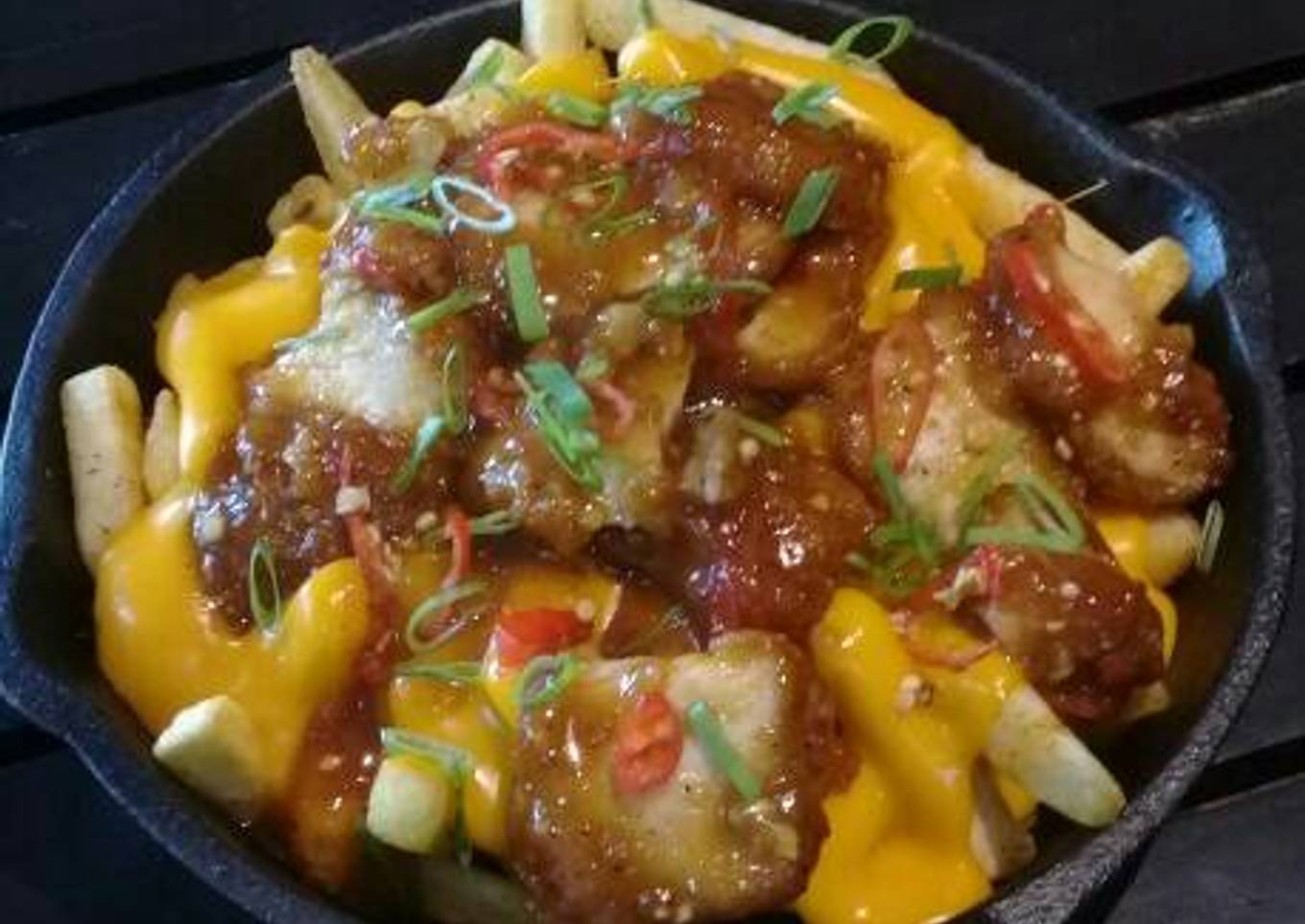 Poutine canadiense agripicante