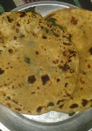 A picture of Bathua ka paratha.