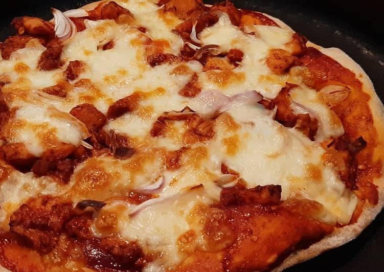 Tawa chicken pizza