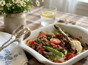 Une photo de Lotte Rôtie aux Asperges & Lardons