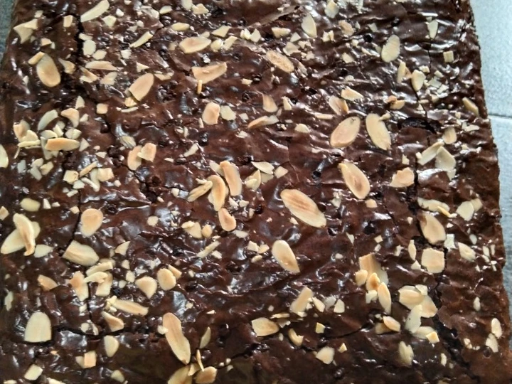 Langkah Mudah untuk Membuat Resep Brownies shiny crust yang Bisa Manjain Lidah Anti Ribet, Lezat
