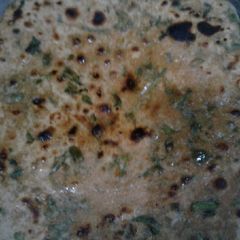 A picture of Methi Paratha.