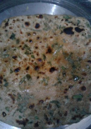 A picture of Methi Paratha.