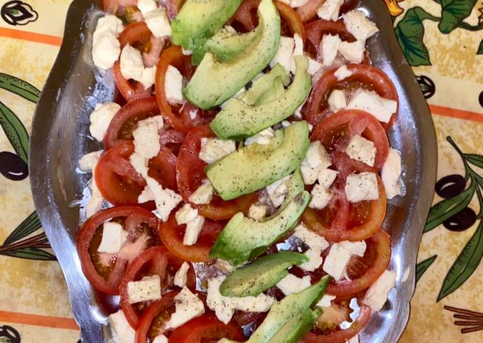 Recipe of Salade de Tomates/Mozza/Avocat🥗