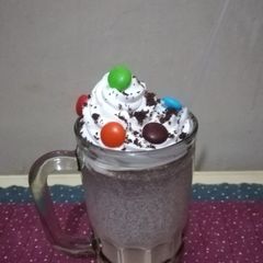 A picture of Cookies and cream milk Shake.
