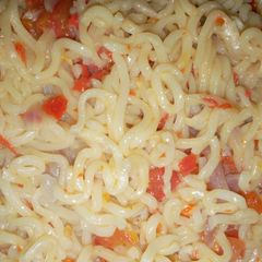A picture of Indomie jollof.