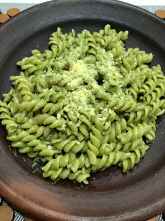Una foto de Pesto de cilantro con albahaca