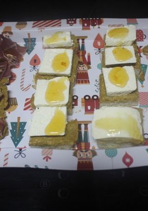 Una foto de Bandeja de salados, dulces