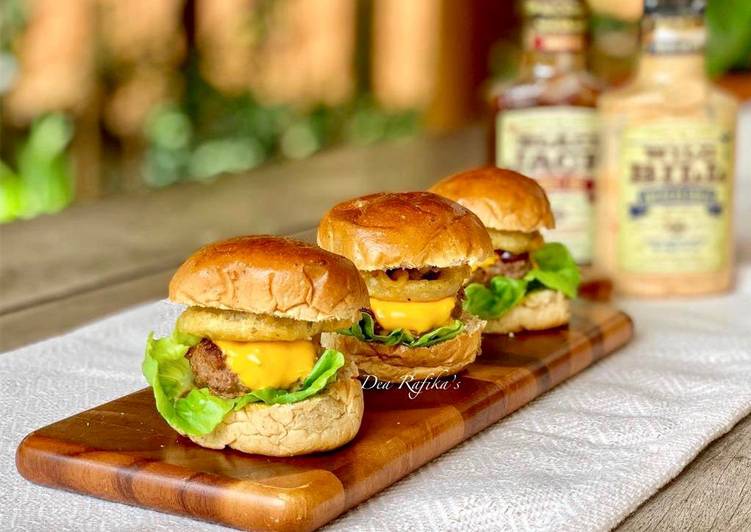 Cheeseburger Sliders (Mini Cheeseburger)
