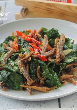 Foto resep Tumis ikan teri daun melinjo