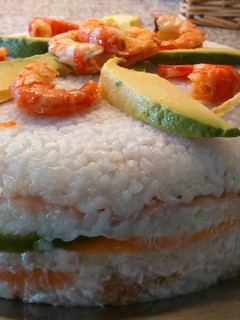 Una foto de Pastel de sushi