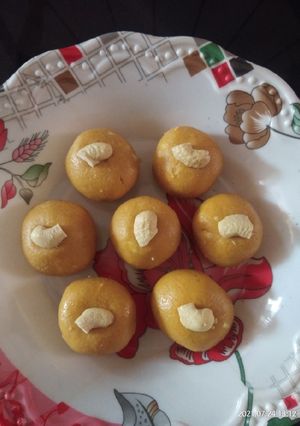 સતુ ના લાડુ (Sattu Ladoo Recipe In Gujarati) રેસીપી મુખ્ય ફોટો