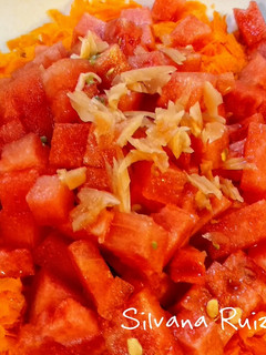 Una foto de 166.🥕Ensalada de zanahoria y sandía con aliño japonés🍉🥢