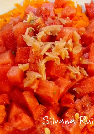 Una foto de 166.🥕Ensalada de zanahoria y sandía con aliño japonés🍉🥢