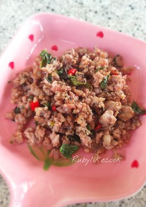Hình của món Thịt băm xào lá quế kiểu Thái.