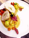 Soffice pollo con erbe aromatiche con salsa alla verza