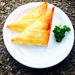 A picture of Tiropitas.