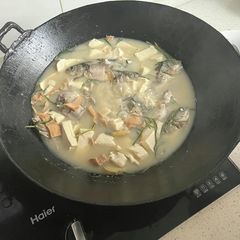 A picture of Chinese cottage fish soup.