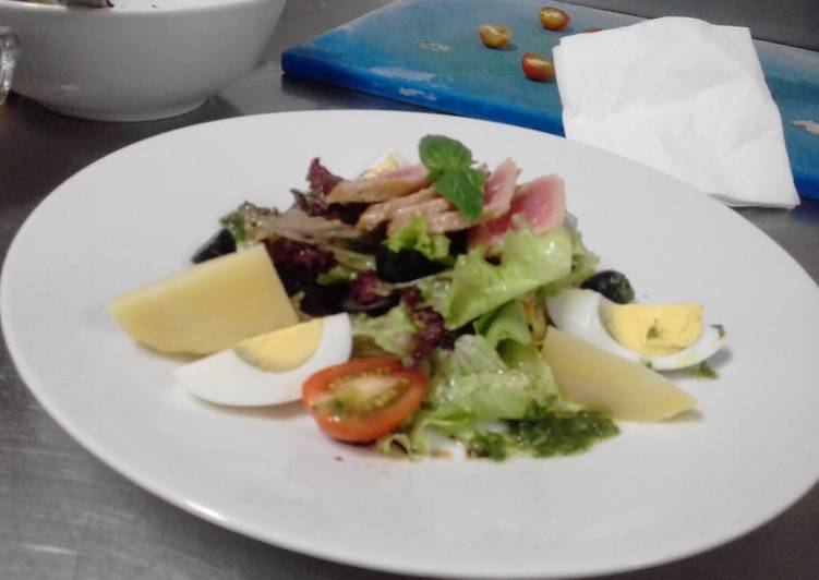 Langkah Mudah untuk Menyiapkan Tuna Nicoise Salad Anti Gagal