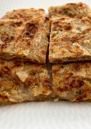 A picture of Chicken Murtabak.