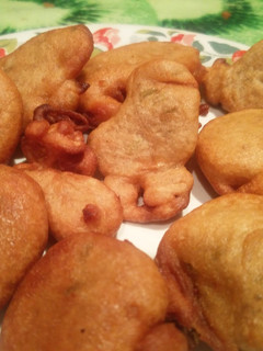 मीठे गुलगुले (Meethe gulgule recipe in hindi) रेसिपी मुख्य फोटो