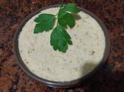 Una foto de hummus light
