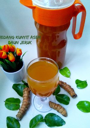 Foto resep Wedang Kunyit Asem Daun Jeruk