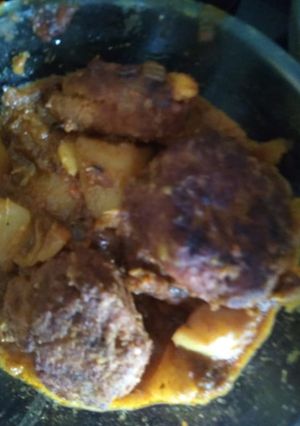 A picture of Fritters curry (borar jhal).
